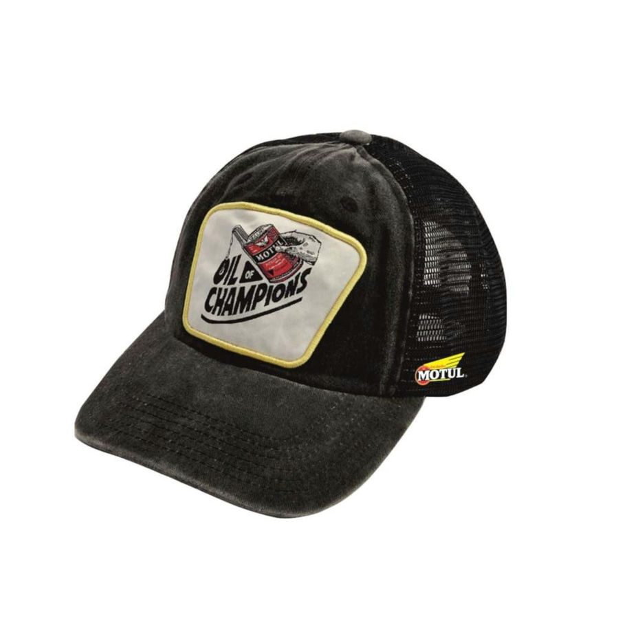 Schwarze Kappe mit Aufnäher, "Oil of Champions" und "Motul" Logo.